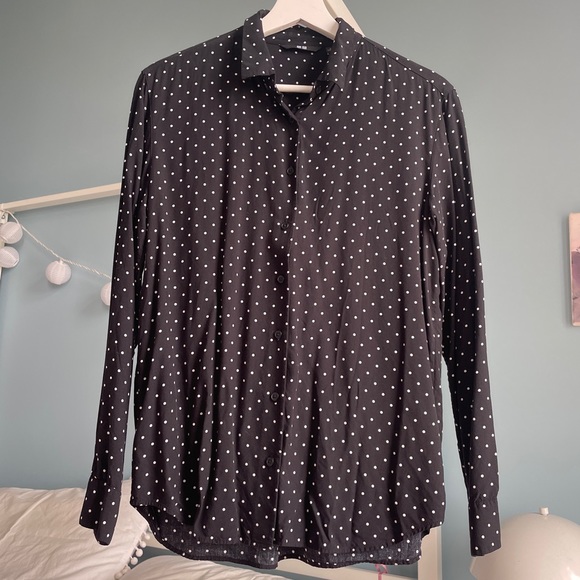 uniqlo black white polka dot button down - Picture 2 of 3
